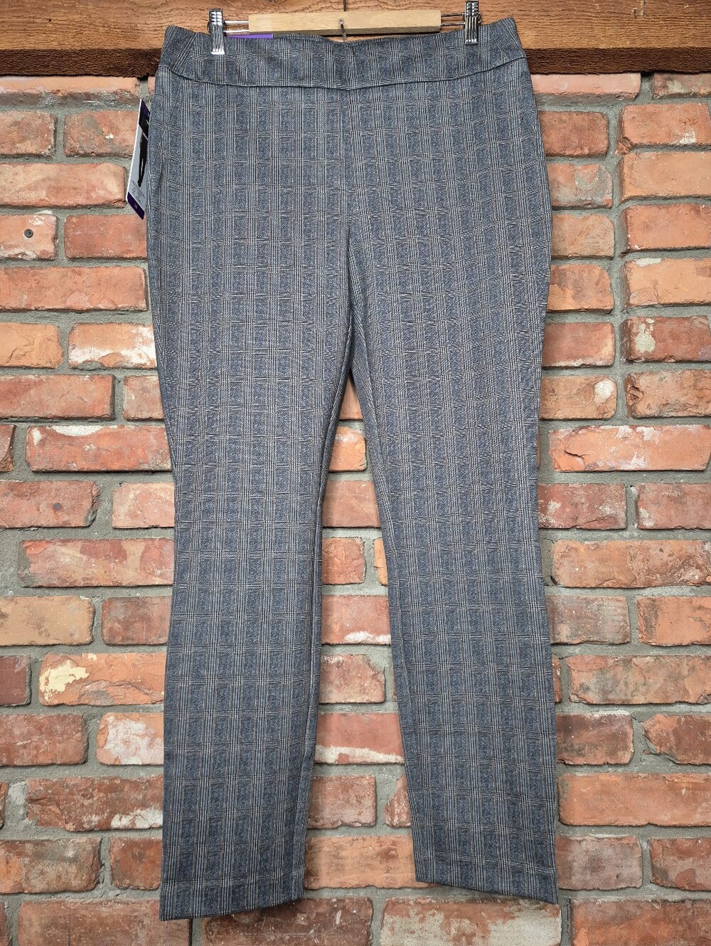 Dalia NWT Size 14 Plaid Tummy Control Narrow Leg Dress Pants Grey